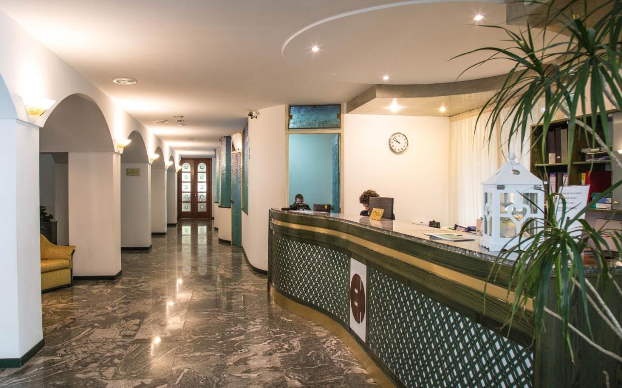 Eden Beach Club Torre Canne Esterno foto