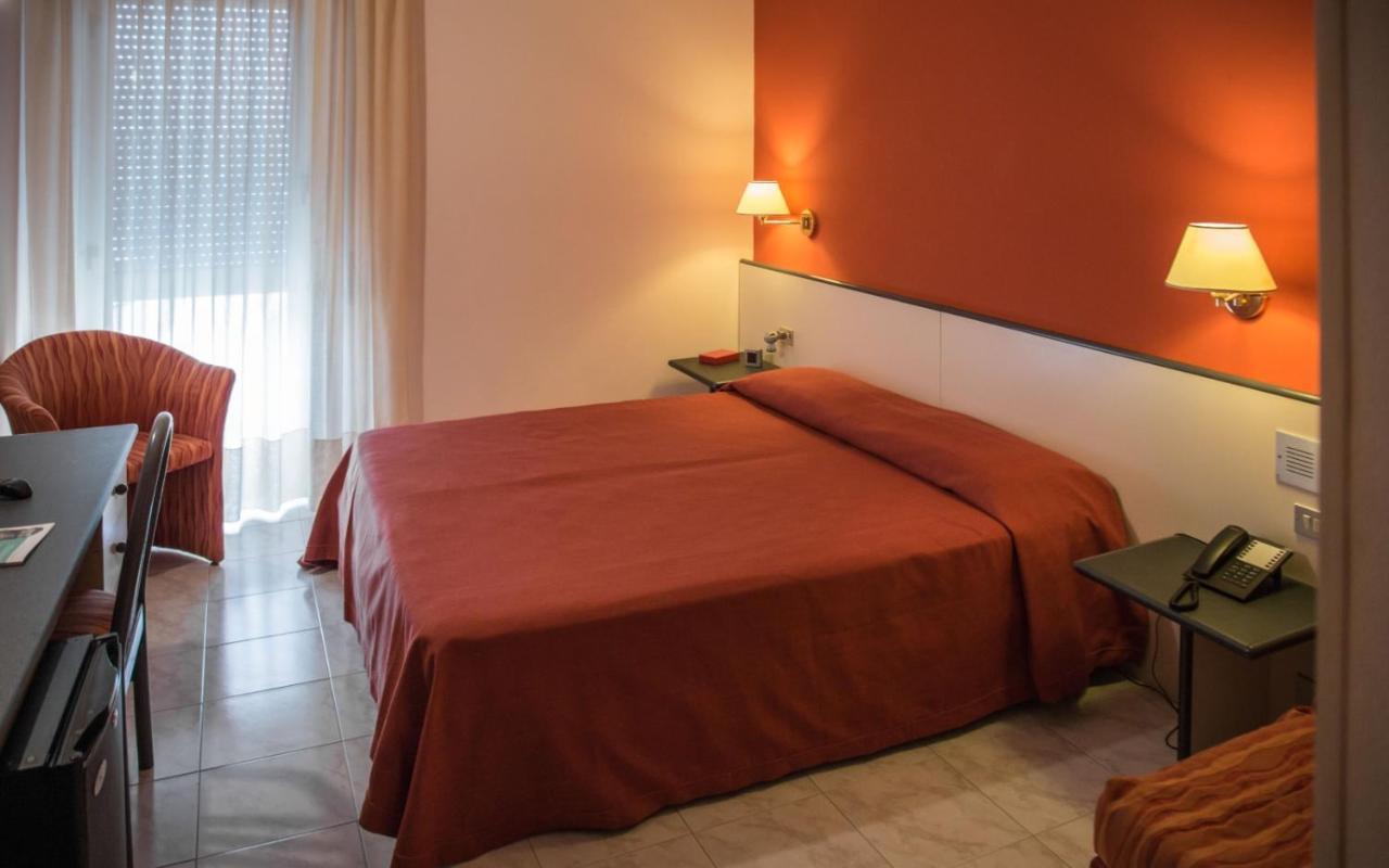Eden Beach Club Torre Canne Esterno foto