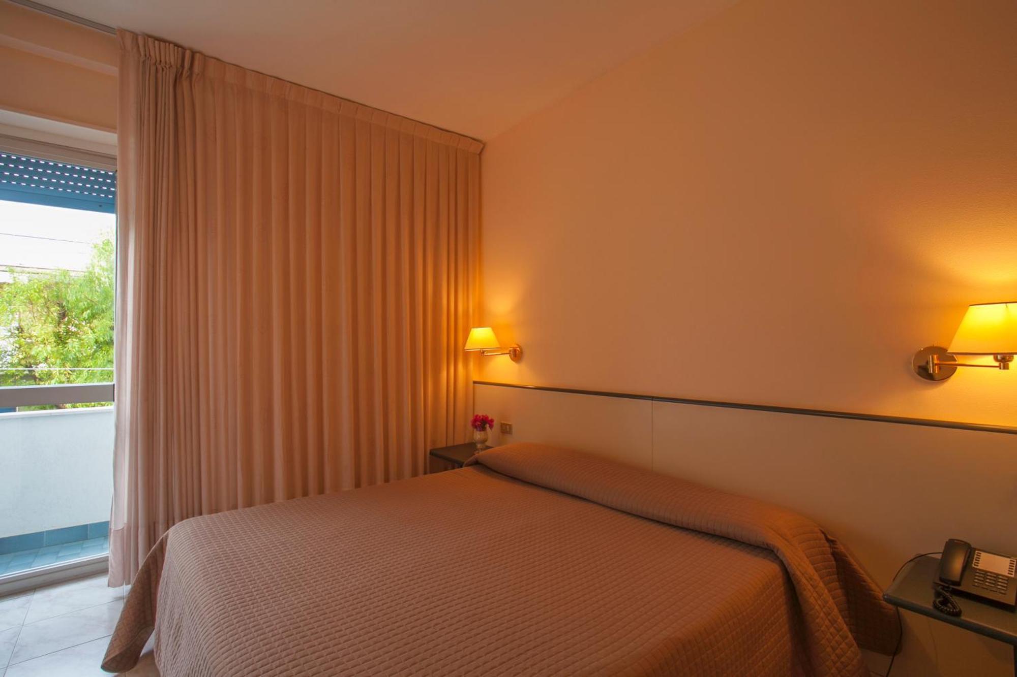 Eden Beach Club Torre Canne Esterno foto