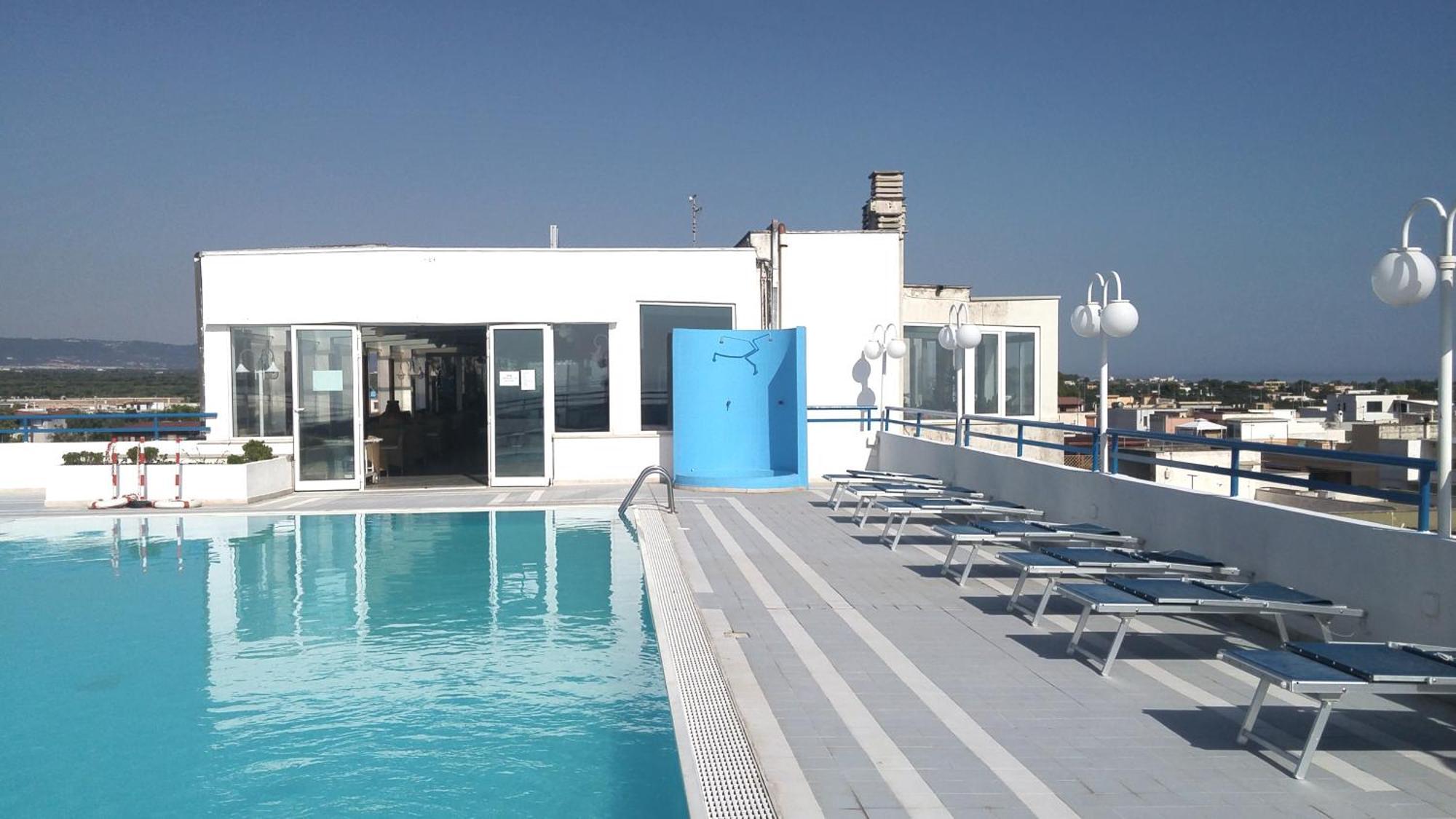 Eden Beach Club Torre Canne Esterno foto