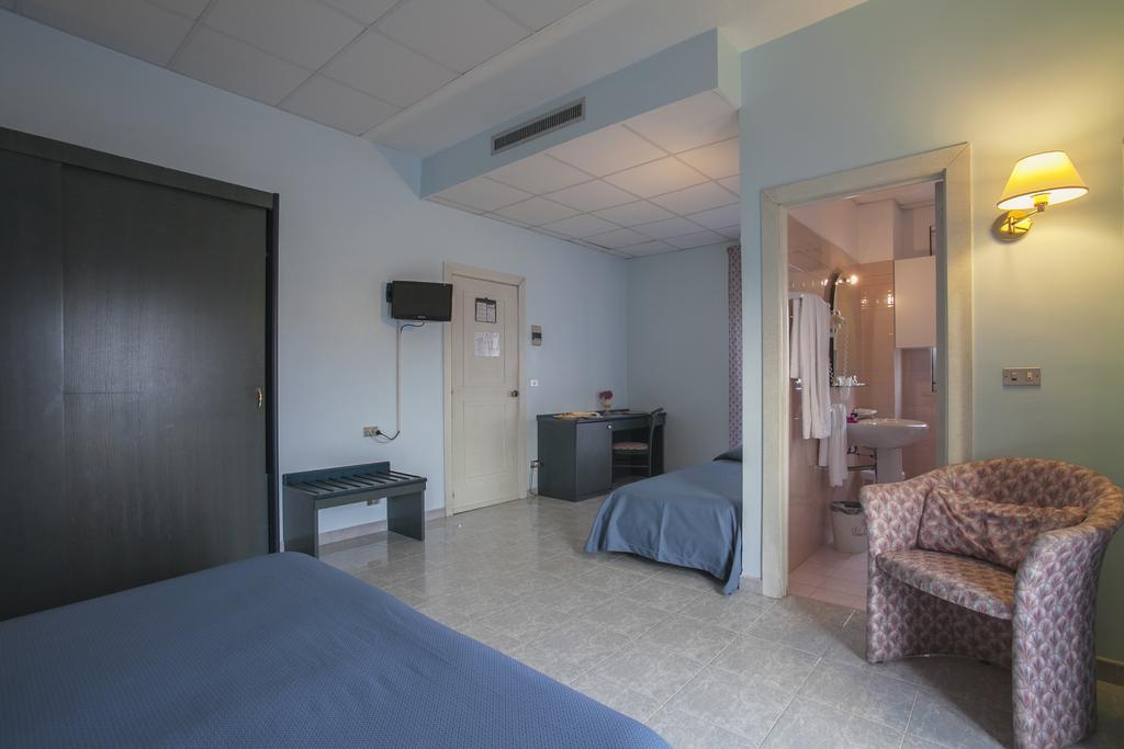 Eden Beach Club Torre Canne Esterno foto