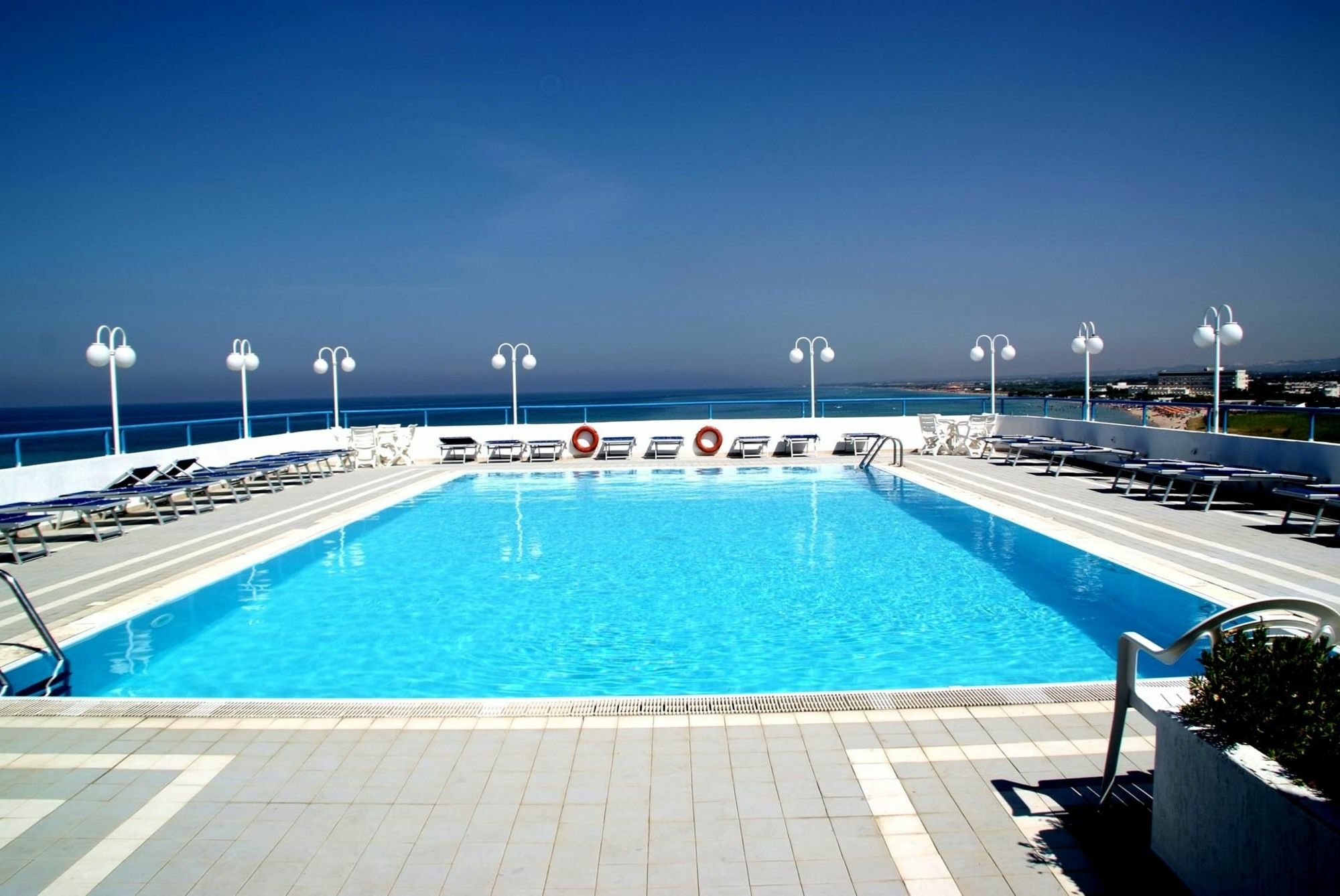 Eden Beach Club Torre Canne Esterno foto